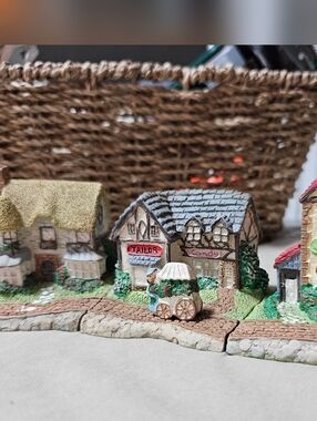 Vintage Avon Sunny Cottage Lane Collectible Village